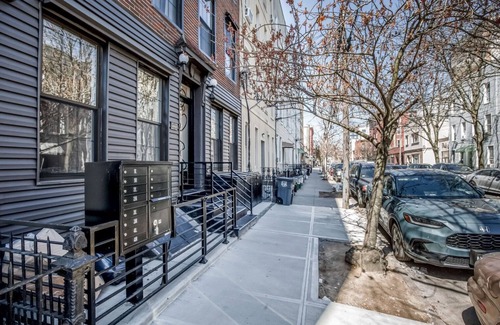Williamsburg Apartment | Chic Williamsburg 2BR w/W/D, nr Domino Park, by Blueground
