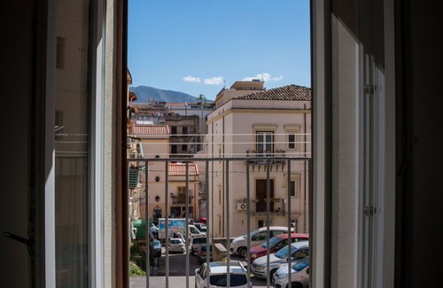 Ruggero Settimo Apartment | Chicca House