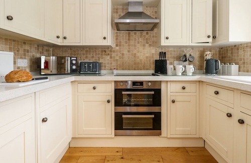 Weymouth House | CHICKERELL HOUSE, pet friendly in Weymouth