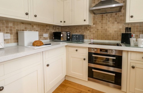 Weymouth House | CHICKERELL HOUSE, pet friendly in Weymouth