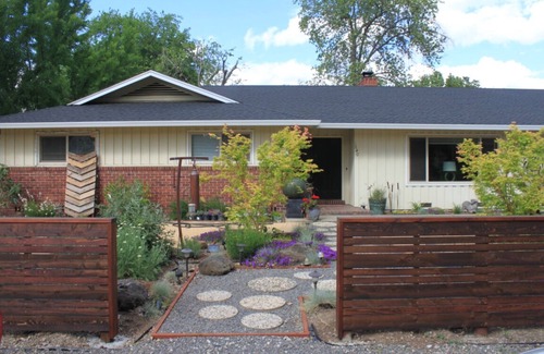 Chico House | Chico Family Retreat with Pool~Bocce~Hot-tub~Lounge. Near park, downtown & CSU