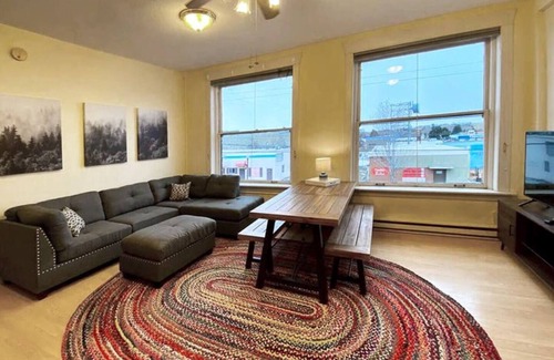 Enterprise Apartment | Chief Joseph Suite - Pet and Family Friendly!