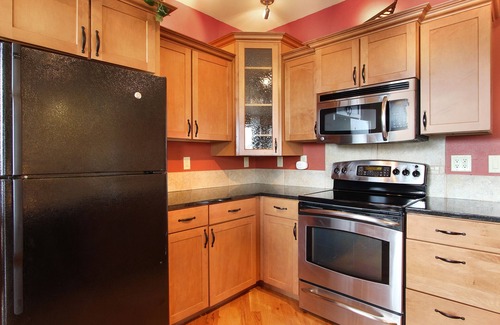 Estes Park Condo | Chiefs Head Peak 21B - 2 Br Condo with Private Hot Tub - Lake and Mountain Views