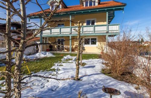 Bernau am Chiemsee Apartment | ChiemseeRefugium - Ferienwohnung Park