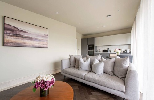 Hainault Apartment | Chigwell 1BR + Study Escapen