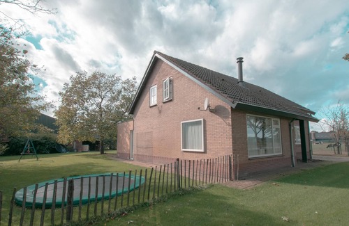 Diessen House | Child friendly detached villa with hot tub