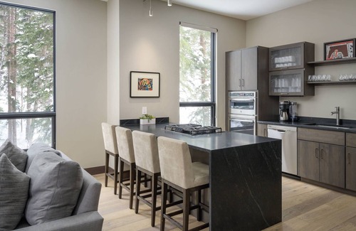 Winter Park Condo | Chill 303 | Modern Design | Close To Slopes | Luxe Condo | Pool + Hot Tub