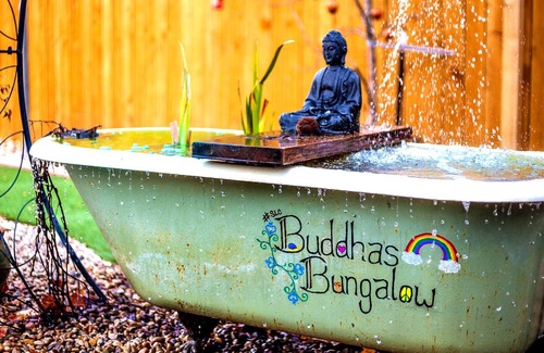 Liberty Wells House | Chill at Buddhas Bungalow SugarHouse❤ NEW* Plushy* 2B2B* Hot Tub* Wood Fire Pit!