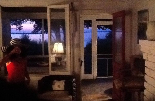 Fair Harbor Cottage | Chill Beachfront Cottage Amazing Bay & Sunset Views! Large Private Outdoor space