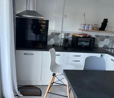 Sainte-Suzanne Apartment | CHILL HOME- T2 Aménagé