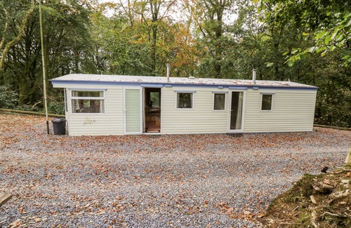 Pont-ar-gothi Cottage | CHILL OUT HOLIDAY, pet friendly, with a garden in Pencader