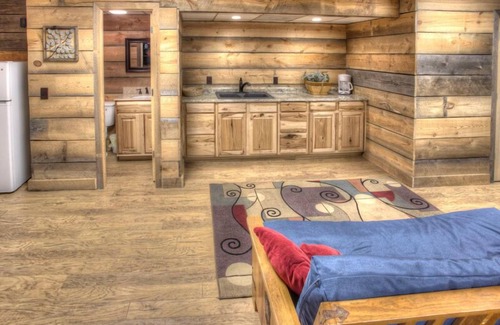 Sautee Nacoochee Cabin | Chimney Mtn 4 | 2BR Dog Friendly Cabin with Hot tub and Fireplace Near Helen, GA