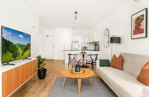 Chippendale Apartment | Chippendale Central Gem l Furnished 1 Bedroom Near Central Station
