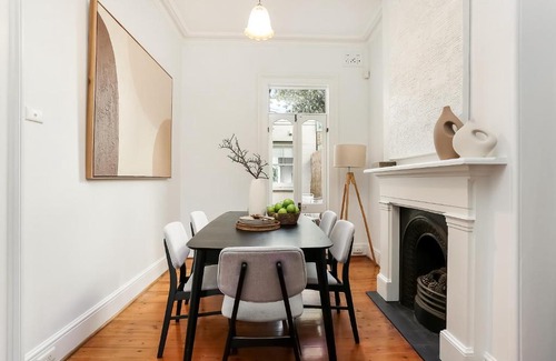Chippendale House | Chippendale l The Myrtle House l 3 Bedrooms