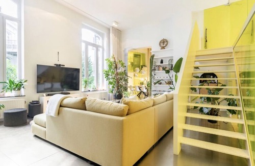 Ixelles Condo | Chique surya yoga loft in the heart of Ixelles w/parking.