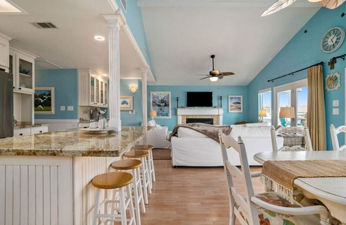 Terramar Beach House | Chiquita Escape - Canal Front Retreat