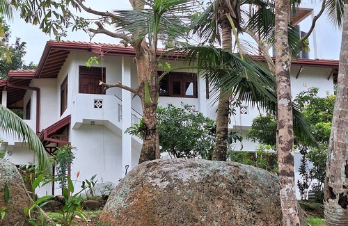 Hikkaduwa House | Chirping Birds Villa - where comfort meets nature