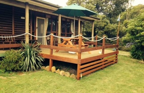 White Beach House | Chloe's Cabin - White Beach