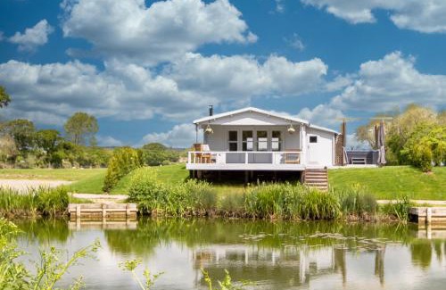 Ford House | Choller Lake Lodges - Primrose Cabin With Private Hot Tub