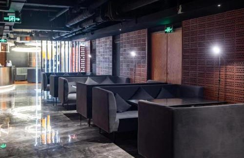 Jeifangbei Central Business District Hotel | Chongqing Holiday Riverview Hotel