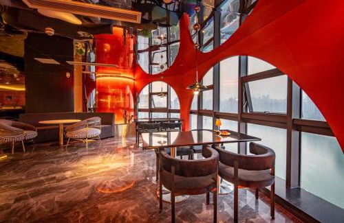 Jeifangbei Central Business District Hotel | Chongqing Holiday Riverview Hotel