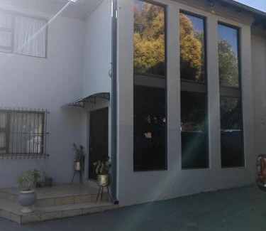 Rooihuiskraal House | Choosers Express Boutique Hotel and Spa - Room 2