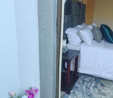 Rooihuiskraal Apartment | Choosers Express Boutique Hotel Room 5