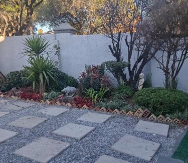Rooihuiskraal Apartment | Choosers Express Boutique Hotel Room 3