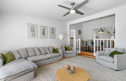 Christies Beach Apartment | Christies Garden - A Beachside Entertainer's Gem