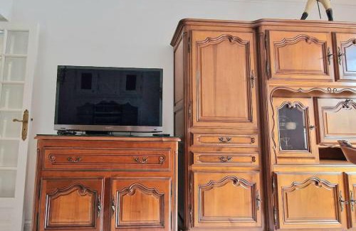 Grenelle Apartment | Christina : A deux pas de la Tour Eiffel