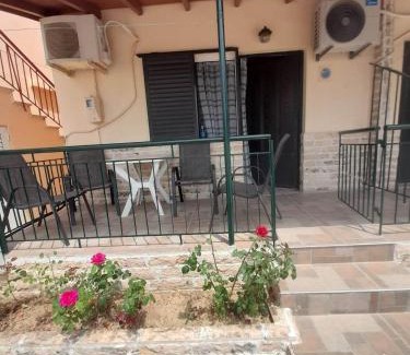 Loutsa Apartment | Christina Sunny Rooms