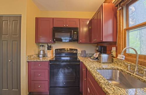 Wisconsin Dells Cabin | Christmas Mountain Village, Wisconsin Dells, 2 Bedroom Cabin