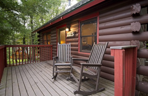 Wisconsin Dells Cabin | Christmas Mountain Village, Wisconsin Dells, 2 Bedroom Cabin
