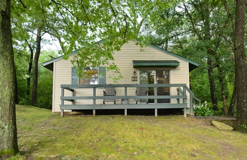 Wisconsin Dells Cottage | Christmas Mountain Village™ - Wisconsin Dells - 2 Bedroom Cottage