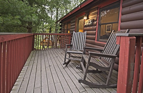 Wisconsin Dells Cabin | Christmas Mountain Village - Wisconsin Dells - 2 Bedroom Cabin