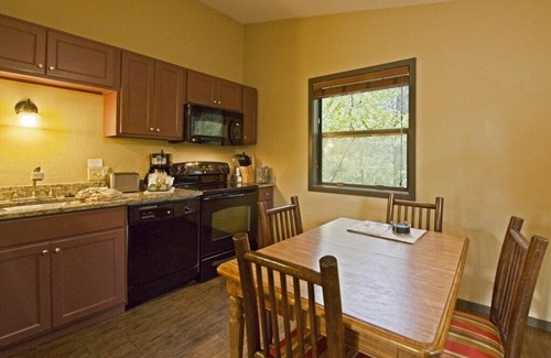 Wisconsin Dells Cottage | Christmas Mountain Village - 2 Bedroom Cottage