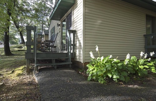 Wisconsin Dells Cottage | Christmas Mountain Village - 2 Bedroom Cottage