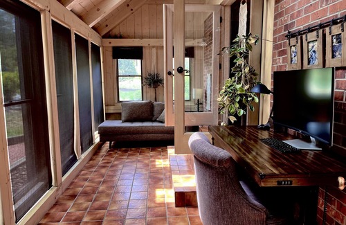 Nathrop Cabin | Christmas Perfect Mnt View Saltwater Hot Tub Cozy Fire Quiet 4 ac