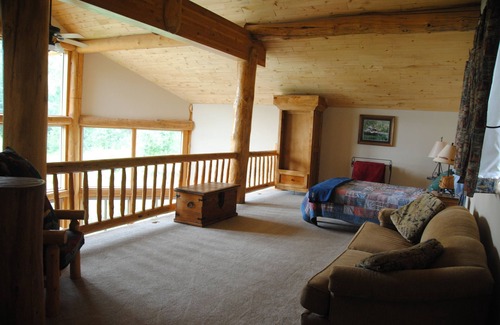 Columbine Lake House | Christmas rates at Columbine Lake with nearby Purgatory Ski Area.