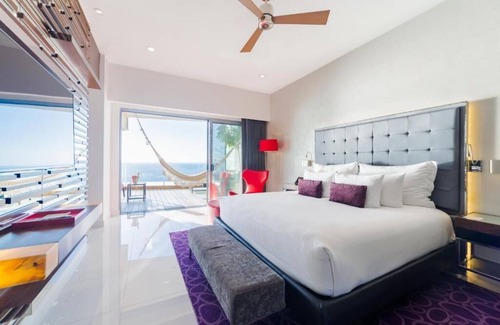 Conchas Chinas Resort | Christmas week at Garza Blanca luxury resort: 2-bdrm Beachfront suite in PV.