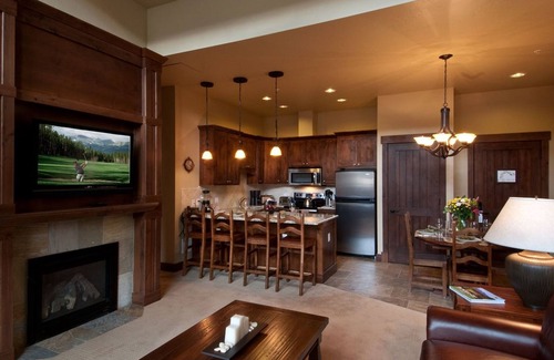 Breckenridge Condo | Christmas Week Ski In/Out Mtn View Sleeps 8 Grand Lodge Peak 7 Breckenridge CO
