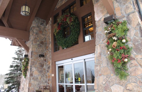 Breckenridge Condo | Christmas Week Ski In/Out Mtn View Sleeps 8 Grand Lodge Peak 7 Breckenridge CO