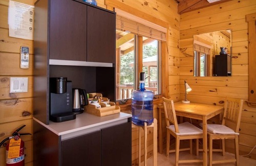 Cornville Cabin | Chrysocolla Cabin: Creekside Harmony