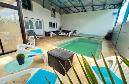 Chateauroux House | Chtx maison 7 pers jardin piscine