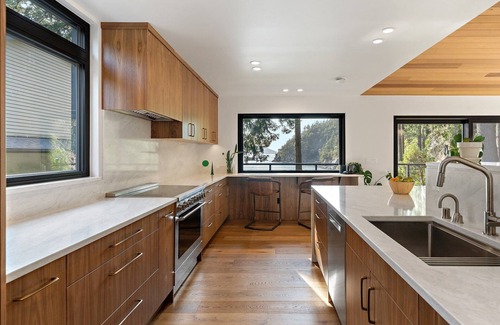 Bellingham House | Chuckanut Beachfront Sanctuary w/Bay View, Private Beach, Hot Tub & Wildlife