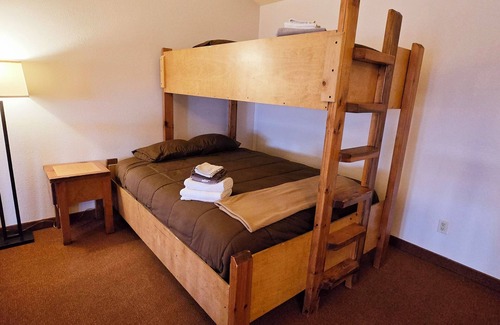 Wisconsin Dells Resort | Chula Visita condo with 4 beds. Top floor loft with amazing views!