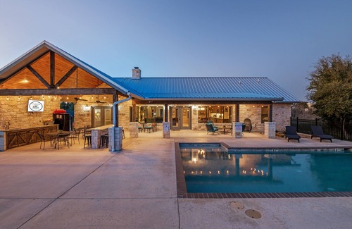 Concan House | Chula Vista Sleeps31 Heated Pool Ping Pong Quiet Subdiv FREE Frio@Concan VIP