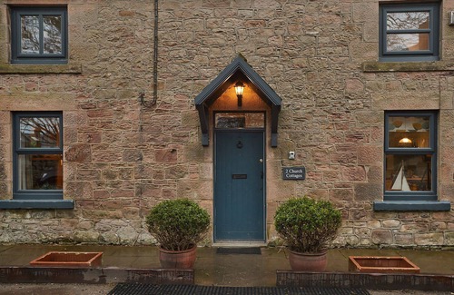 Beadnell Cottage | Church Cottage - Beadnell - sleeps 6 guests in 3 bedrooms