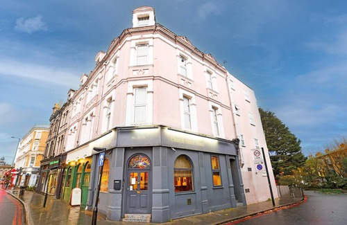 Camberwell Apartment | Church Street Hotel by Belvilla near The Oval