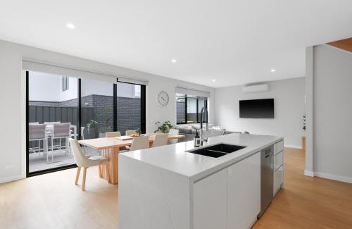 Cowes House | Church Street Retreat by Ready Set Stay